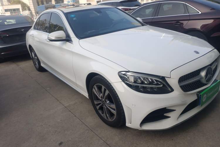 Used Mercedes-Benz C-Class 2020 C 200 L Fashion Edition Sport Version Front Right 45 Deg