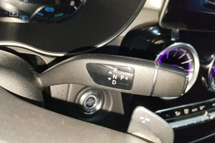 Used Mercedes-Benz C-Class 2020 C 260 Sport Edition Gear Lever