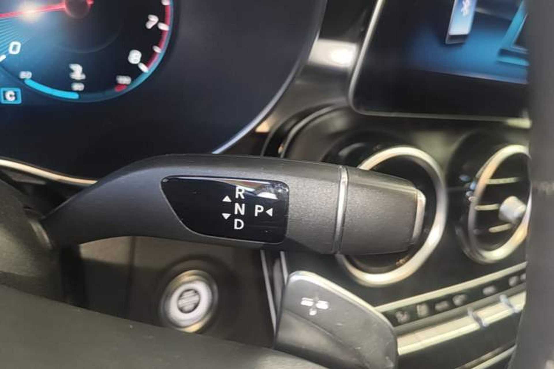 Used Mercedes-Benz C-Class 2020 Restyled C 200 L Fashion Edition Sport Version Gear Lever