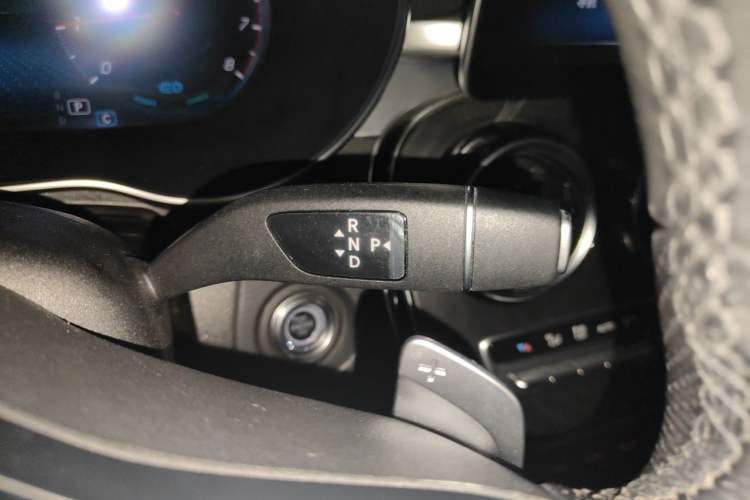 Used Mercedes-Benz C-Class 2020 C 260 L Sport Edition Gear Lever