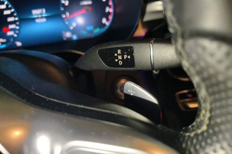 Used Mercedes-Benz C-Class 2020 Restyled C 260 Sport Edition Gear Lever