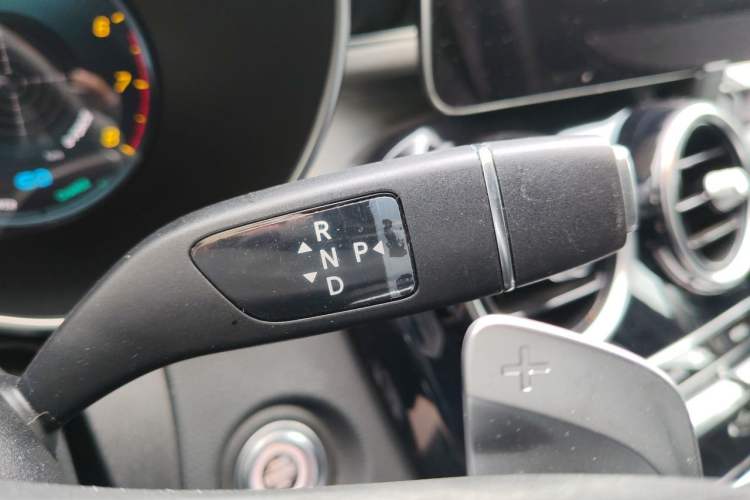 Used Mercedes-Benz C-Class 2020 Restyled C 260 Sport Edition Gear Lever