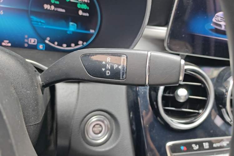 Used Mercedes-Benz C-Class 2020 Restyled C 260 Sport Edition Gear Lever