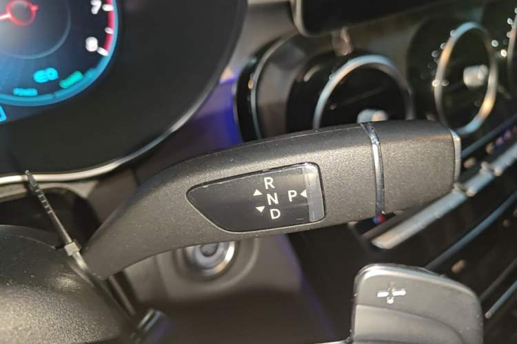 Used Mercedes-Benz C-Class 2020 Restyled C 260 L Sport Edition Gear Lever