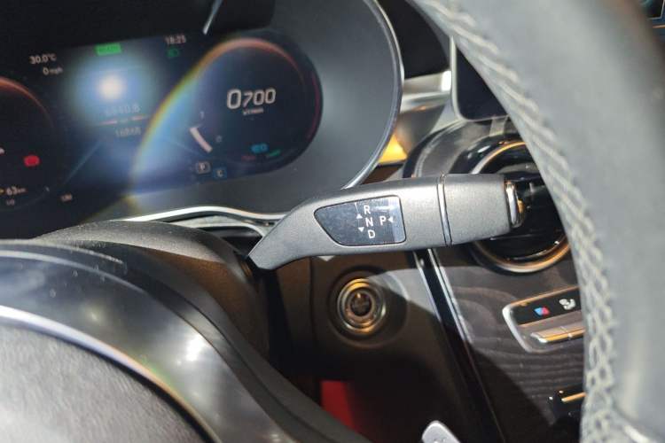 Used Mercedes-Benz C-Class 2020 C 260 L Sport Edition Gear Lever