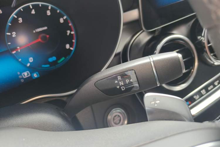 Used Mercedes-Benz C-Class 2020 Restyled C 260 L Sport Edition Gear Lever