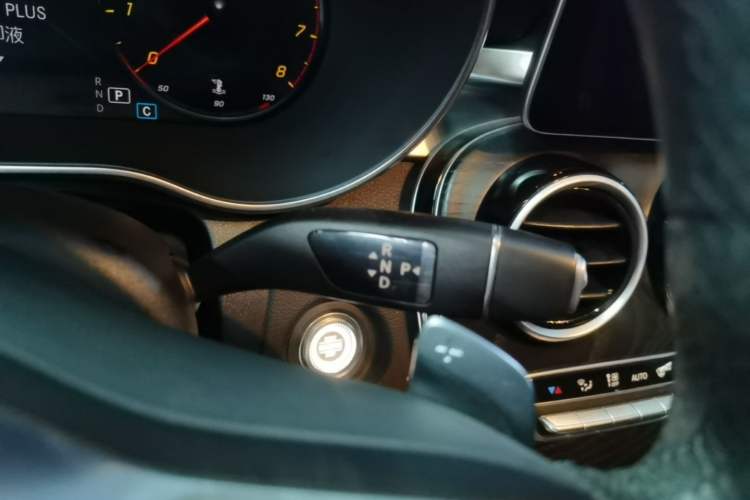 Used Mercedes-Benz C-Class 2020 C 200 L Fashion Edition Sport Version Gear Lever