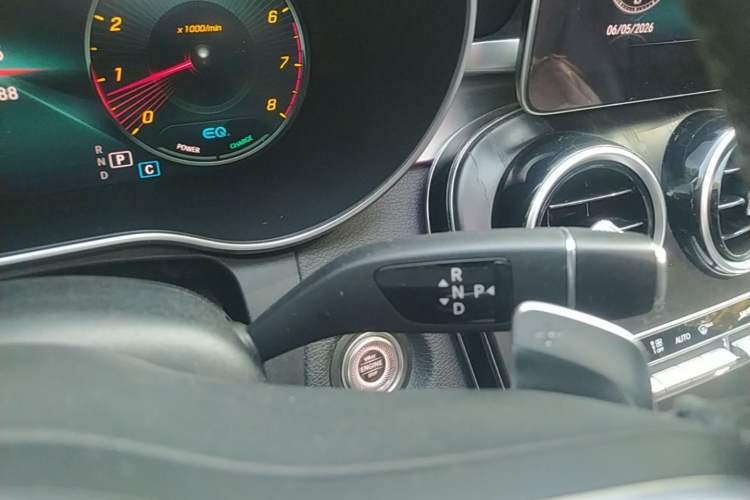 Used Mercedes-Benz C-Class 2020 Restyled C 260 L Sport Edition Gear Lever