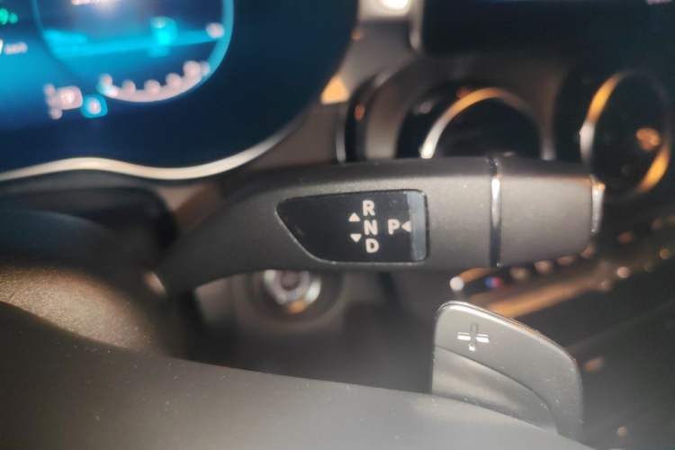 Used Mercedes-Benz C-Class 2020 C 260 L Sport Edition Gear Lever
