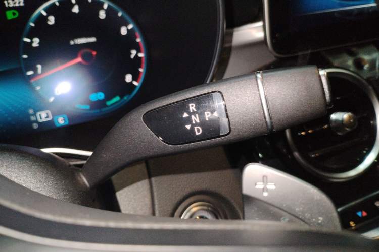 Used Mercedes-Benz C-Class 2020 C 260 Sport Edition Gear Lever