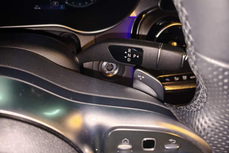 Used Mercedes-Benz C-Class 2020 Restyled C 260 L Sport Edition Gear Lever