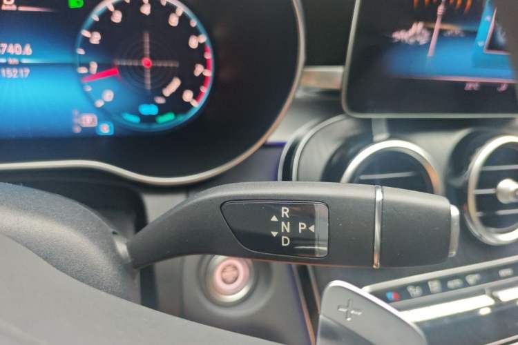 Used Mercedes-Benz C-Class 2020 Restyled C 260 L Sport Edition Gear Lever