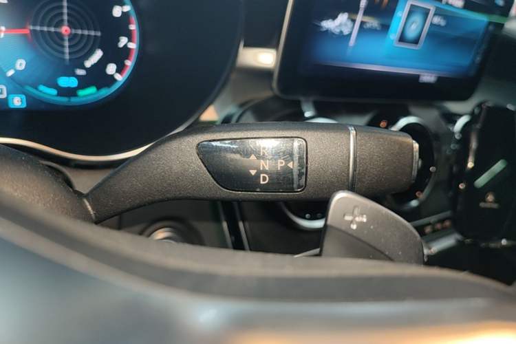 Used Mercedes-Benz C-Class 2020 Restyled C 260 L Sport Edition Gear Lever