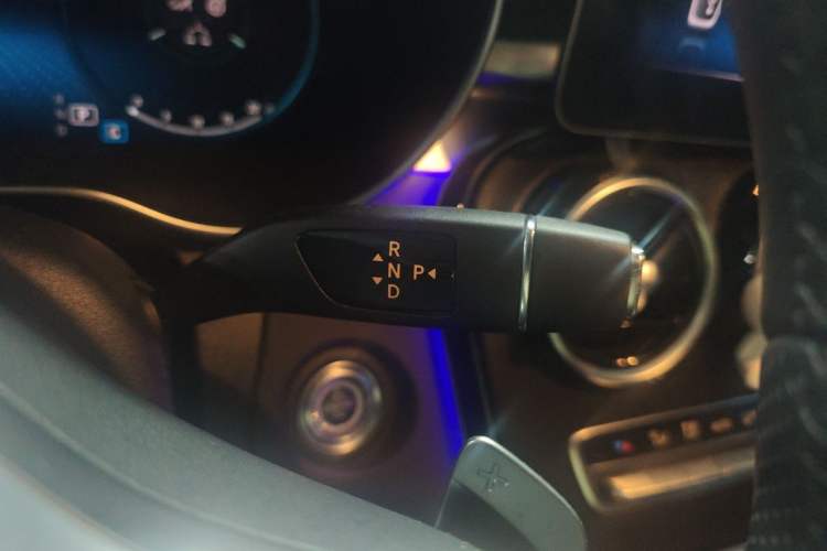 Used Mercedes-Benz C-Class 2020 Restyled C 260 L Sport Edition Gear Lever
