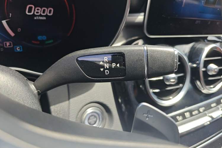 Used Mercedes-Benz C-Class 2020 Restyled C 260 Sport Edition Gear Lever