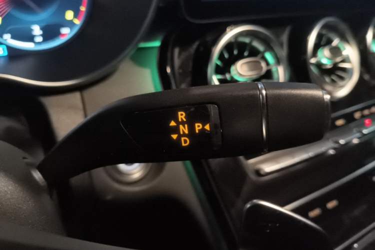 Used Mercedes-Benz C-Class 2020 C 200 L Fashion Edition Sport Version Gear Lever
