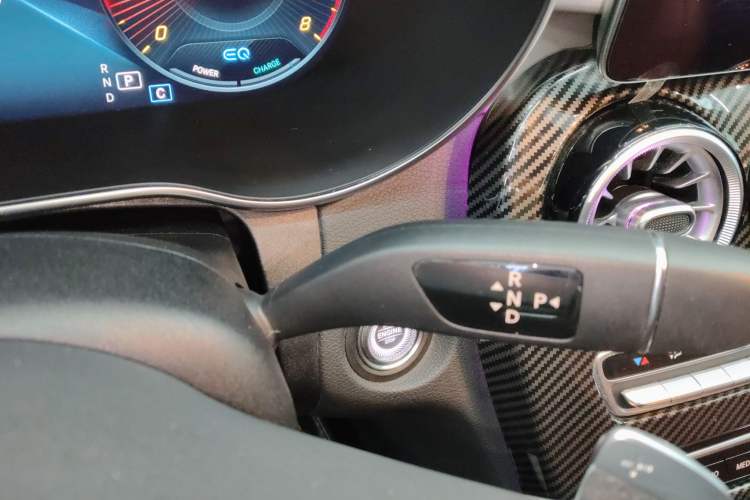 Used Mercedes-Benz C-Class 2020 Restyled C 260 Sport Edition Gear Lever