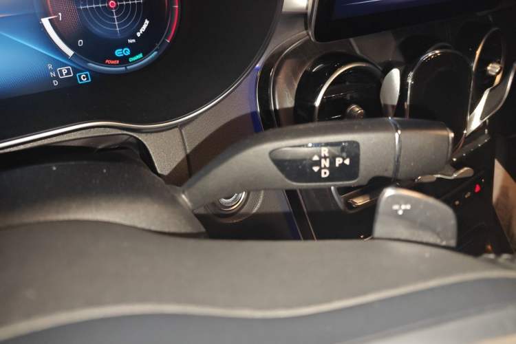 Used Mercedes-Benz C-Class 2020 Restyled C 260 L Sport Edition Gear Lever