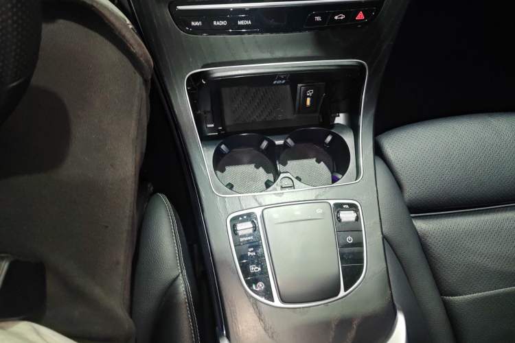Used Mercedes-Benz C-Class 2020 Restyled C 260 L Sport Edition Gear Lever