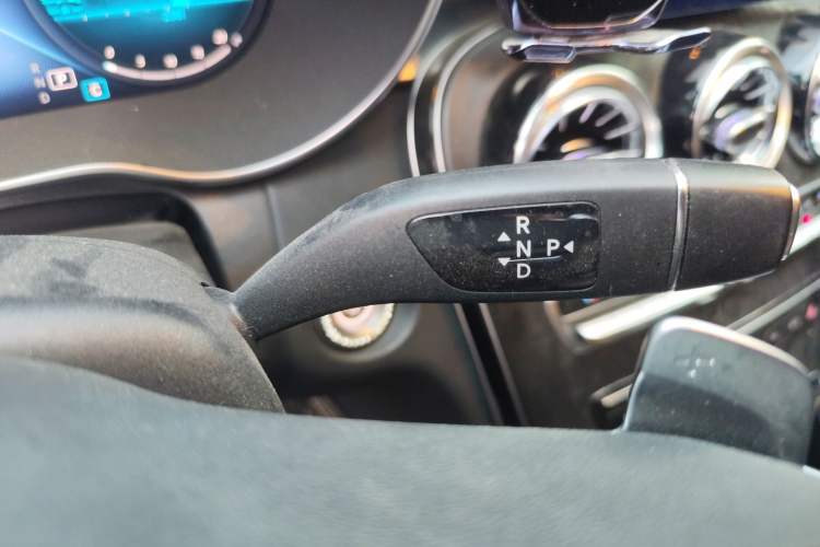 Used Mercedes-Benz C-Class 2020 Updated C 200 L Fashion Edition Gear Lever