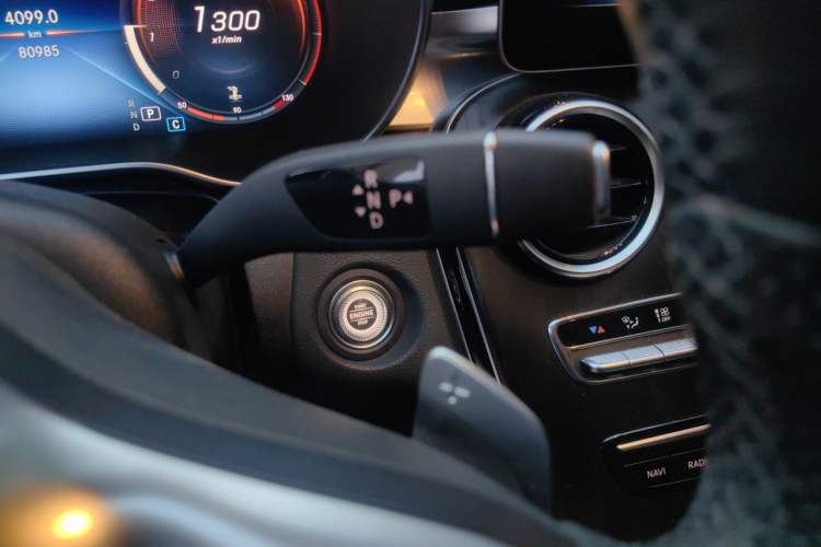 Used Mercedes-Benz C-Class 2020 C 200 L Fashion Edition Sport Version Gear Lever