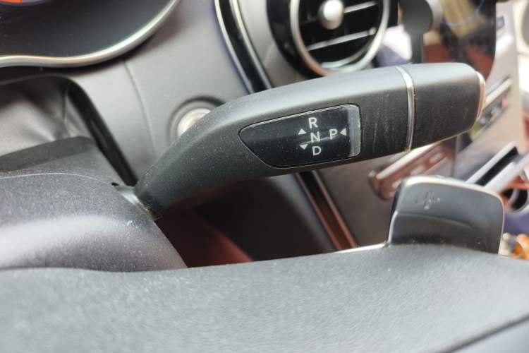 Used Mercedes-Benz C-Class 2020 Updated C 200 L Fashion Edition Gear Lever