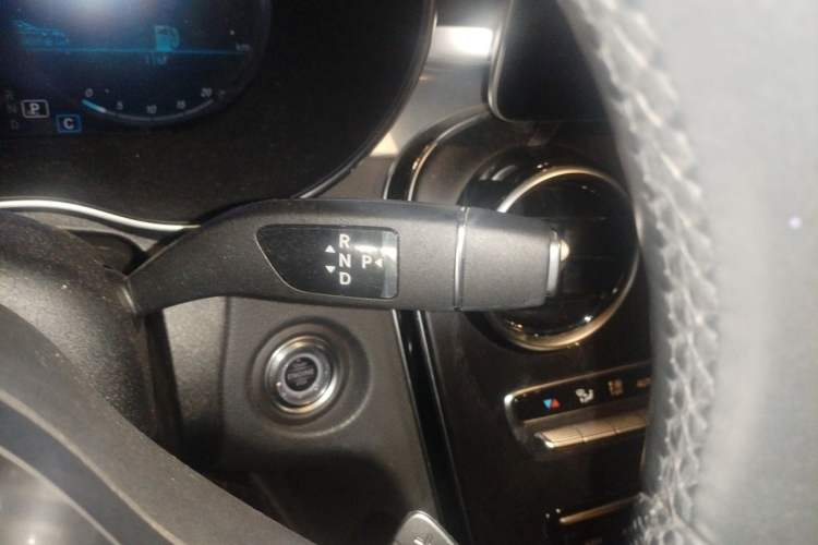 Used Mercedes-Benz C-Class 2020 Restyled C 260 L Sport Edition Gear Lever