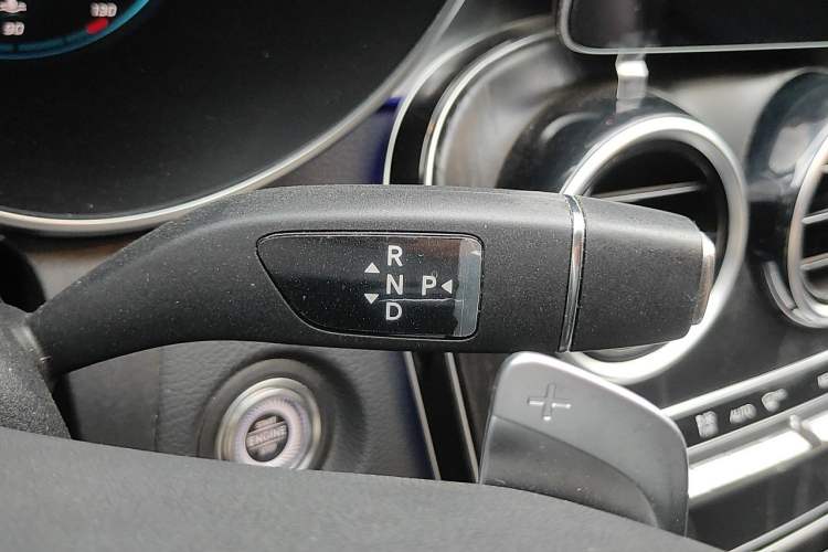 Used Mercedes-Benz C-Class 2020 Updated C 200 L Fashion Edition Gear Lever