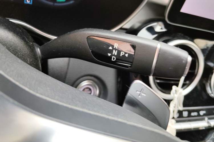 Used Mercedes-Benz C-Class 2020 Restyled C 260 Sport Edition Gear Lever