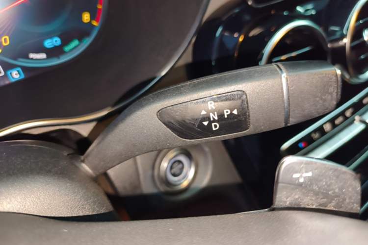 Used Mercedes-Benz C-Class 2020 C 260 Sport Edition Gear Lever
