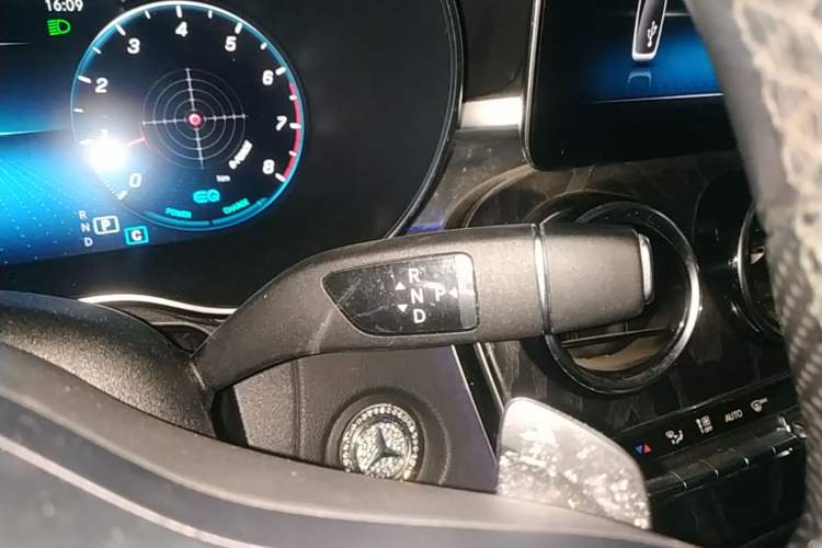 Used Mercedes-Benz C-Class 2020 Restyled C 260 L Sport Edition Gear Lever