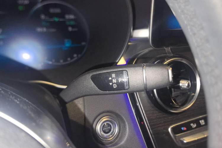 Used Mercedes-Benz C-Class 2020 C 260 L Sport Edition 4MATIC Gear Lever
