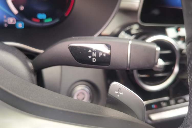 Used Mercedes-Benz C-Class 2020 Restyled C 260 Sport Edition Gear Lever
