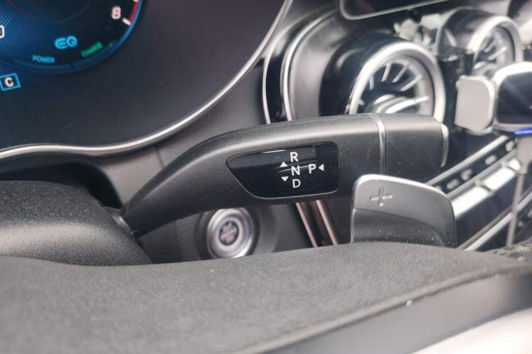 Used Mercedes-Benz C-Class 2020 Restyled C 260 L Sport Edition Gear Lever