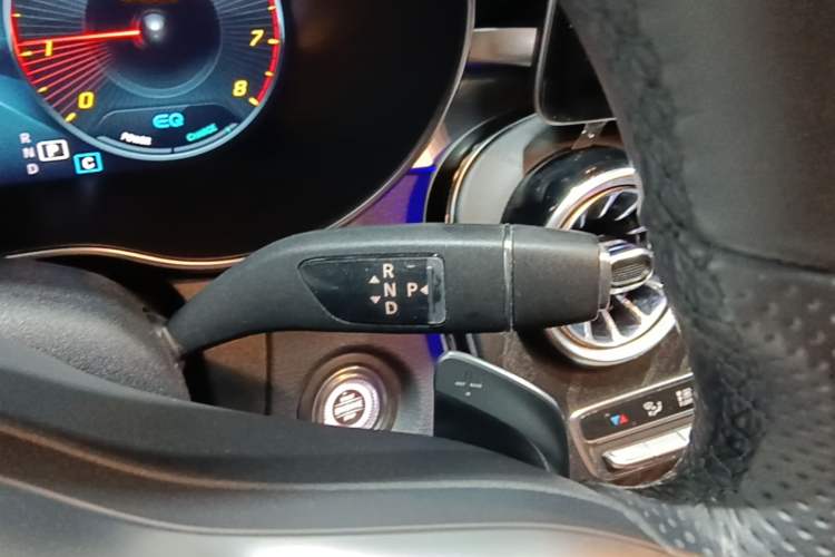 Used Mercedes-Benz C-Class 2020 Restyled C 260 L Sport Edition Gear Lever