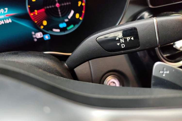 Used Mercedes-Benz C-Class 2020 Restyled C 260 Sport Edition Gear Lever