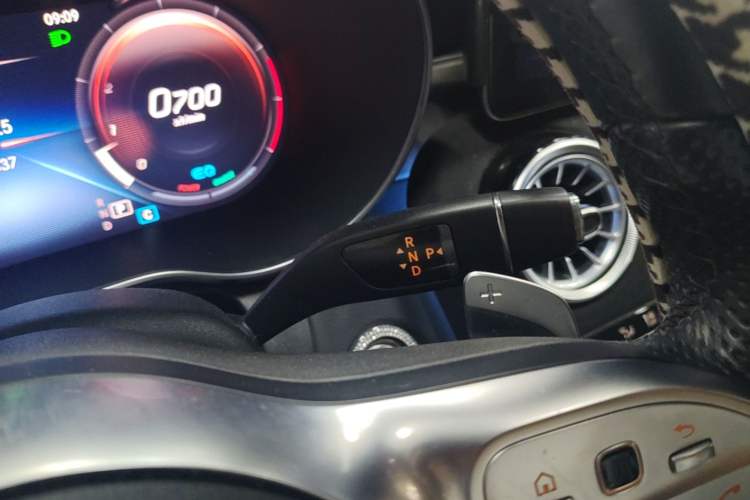 Used Mercedes-Benz C-Class 2020 C 260 Sport Edition Gear Lever