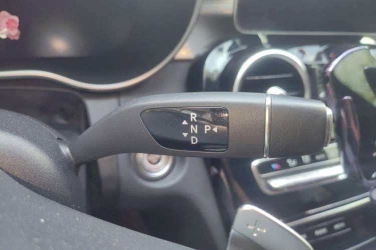 Used Mercedes-Benz C-Class 2020 Restyled C 260 Sport Edition Gear Lever