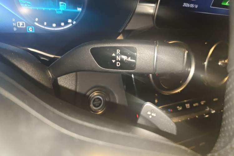Used Mercedes-Benz C-Class 2020 Restyled C 260 Sport Edition Gear Lever