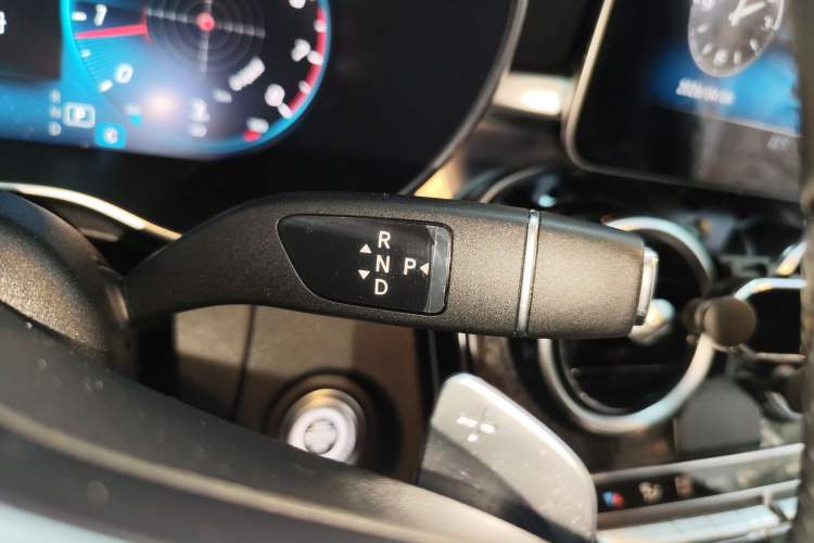 Used Mercedes-Benz C-Class 2020 Restyled C 200 L Fashion Edition Sport Version Gear Lever