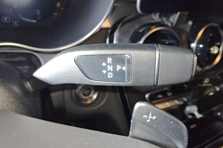 Used Mercedes-Benz C-Class 2020 C 200 L Fashion Edition Sport Version Gear Lever