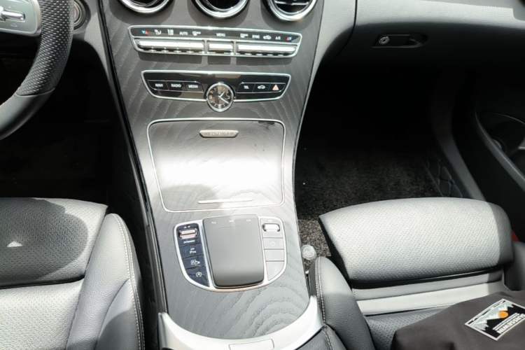 Used Mercedes-Benz C-Class 2020 Restyled C 260 L Sport Edition Gear Lever