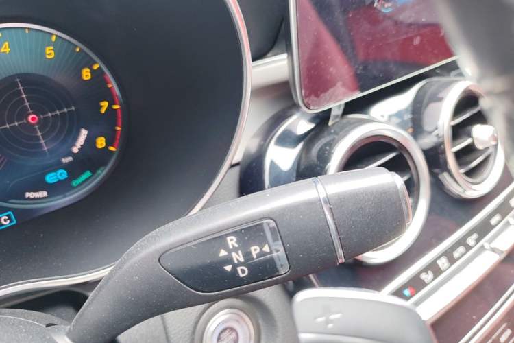 Used Mercedes-Benz C-Class 2020 Restyled C 260 Sport Edition Gear Lever