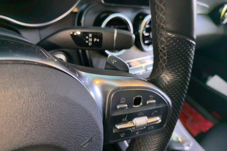 Used Mercedes-Benz C-Class 2020 Restyled C 200 L Dynamic Sports Edition Gear Lever