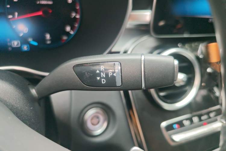 Used Mercedes-Benz C-Class 2020 Restyled C 200 L Dynamic Sports Edition Gear Lever