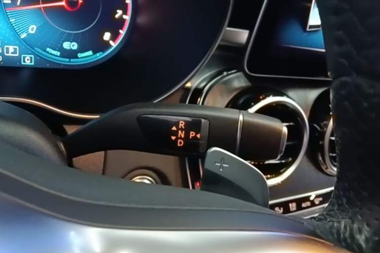 Used Mercedes-Benz C-Class 2020 Restyled C 260 L Sport Edition Gear Lever