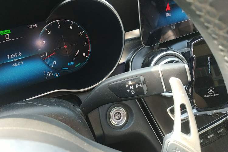 Used Mercedes-Benz C-Class 2020 Restyled C 260 L Sport Edition Gear Lever