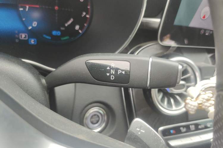 Used Mercedes-Benz C-Class 2020 Restyled C 260 Sport Edition Gear Lever