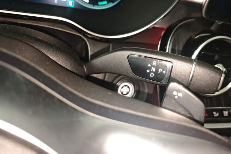 Used Mercedes-Benz C-Class 2020 Restyled C 260 L Sport Edition Gear Lever