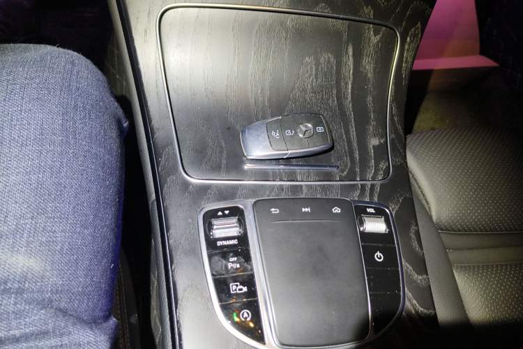 Used Mercedes-Benz C-Class 2020 Restyled C 260 L Sport Edition Gear Lever